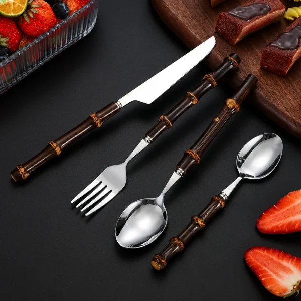 set de couverts bambou noir